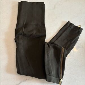 Spanx dark green 3/4 legging large